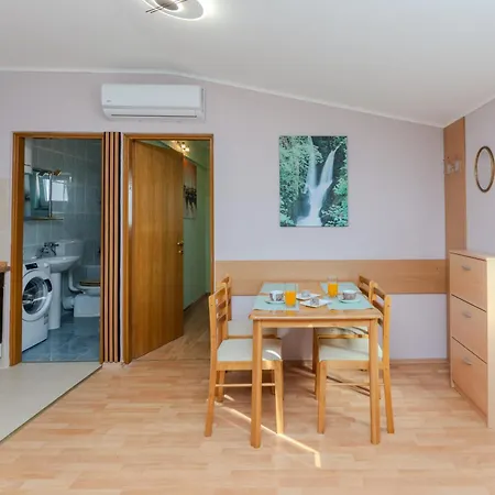 With Parking Space - 18517 Appartement