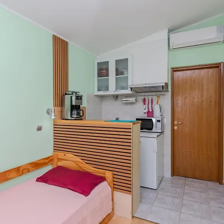 Appartamento With Parking Space - 18517 Vir