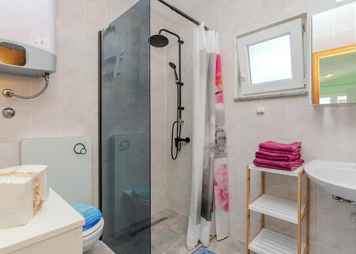 Апартаменты With Parking Space - 18517 Вир